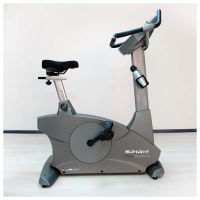 Профессиональный вертикальный велотренажер Spirit CU800