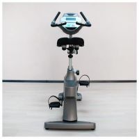 Профессиональный вертикальный велотренажер Spirit CU800