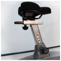 Профессиональный вертикальный велотренажер Spirit CU800